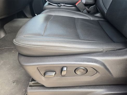 Certified 2024 GMC Sierra 1500 SLT image 19