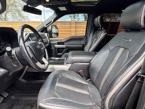 Used 2021 Ford F250 Platinum w/ FX4 Off-Road Package AWD/4WD image 21