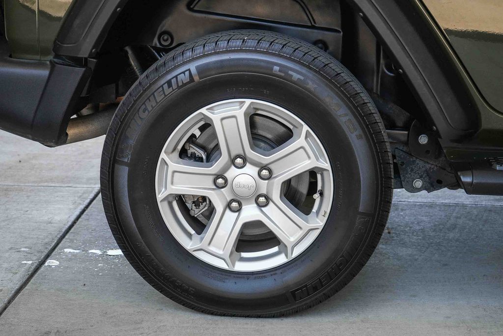 Used 2022 Jeep Wrangler Unlimited Sport AWD/4WD image 11