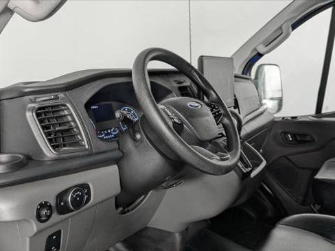 Used 2022 Ford Transit 250 Low Roof RWD image 19