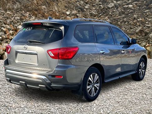 Used 2020 Nissan Pathfinder S image 2