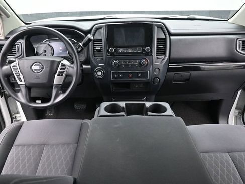 Used 2022 Nissan Titan SV RWD image 12