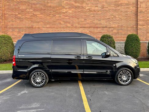 Used 2018 Mercedes-Benz Metris Passenger image 37