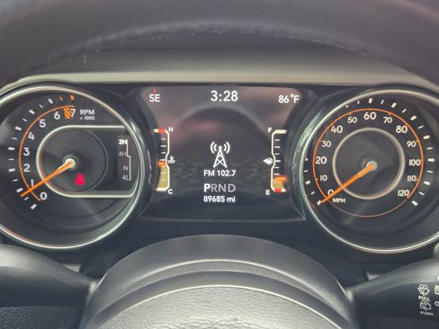 Used 2018 Jeep Wrangler Unlimited Sport S AWD/4WD image 14