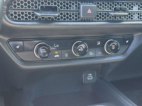 Certified 2025 Honda HR-V Sport image 26