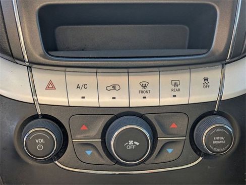 Used 2020 Dodge Journey SE image 26