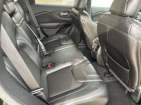 Used 2019 Jeep Cherokee Altitude image 15
