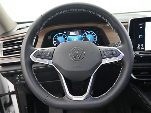 New 2026 Volkswagen Atlas SE image 28