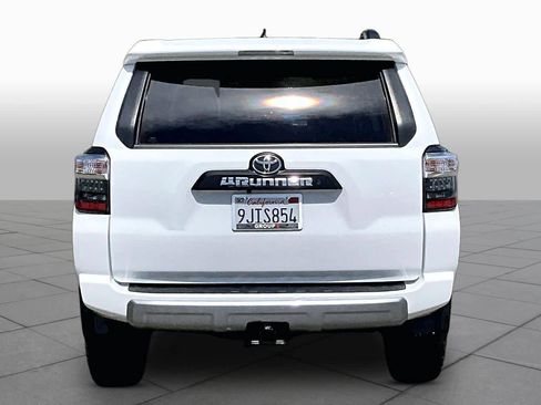 Certified 2023 Toyota 4Runner TRD Off-Road Premium w/ Moonroof Package image 4