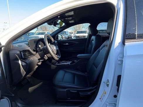 Certified 2025 Buick Envista Sport Touring image 18