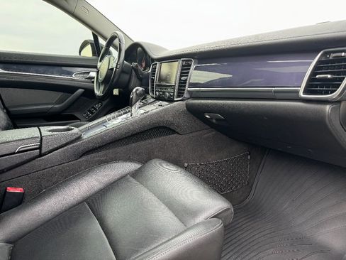 Used 2013 Porsche Panamera 4 image 24