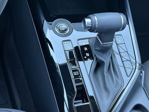 New 2025 Kia Niro EX Touring image 18