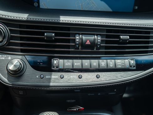 Used 2018 Lexus LS 500 F Sport w/ Accessory Package (Z1) AWD/4WD image 34