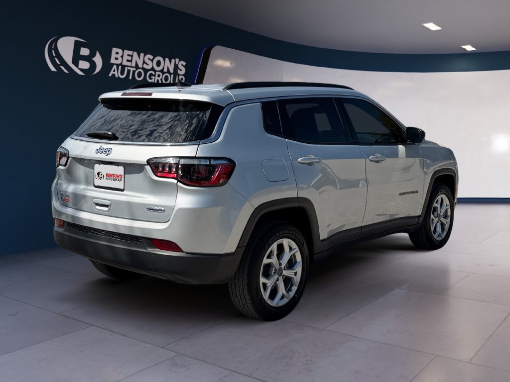 Used 2026 Jeep Compass Latitude AWD/4WD image 5