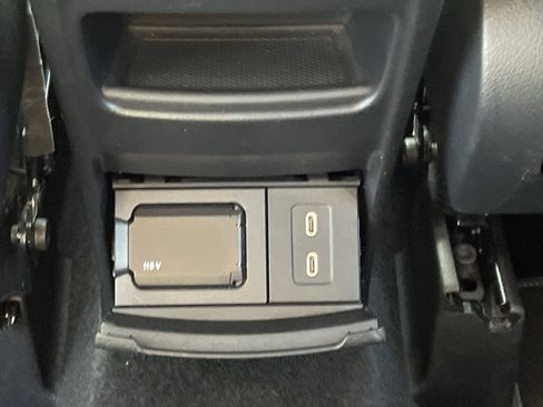 Certified 2025 Mercedes-Benz GLA 250 image 39