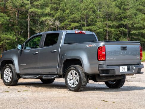 Used 2022 Chevrolet Colorado LT AWD/4WD image 8