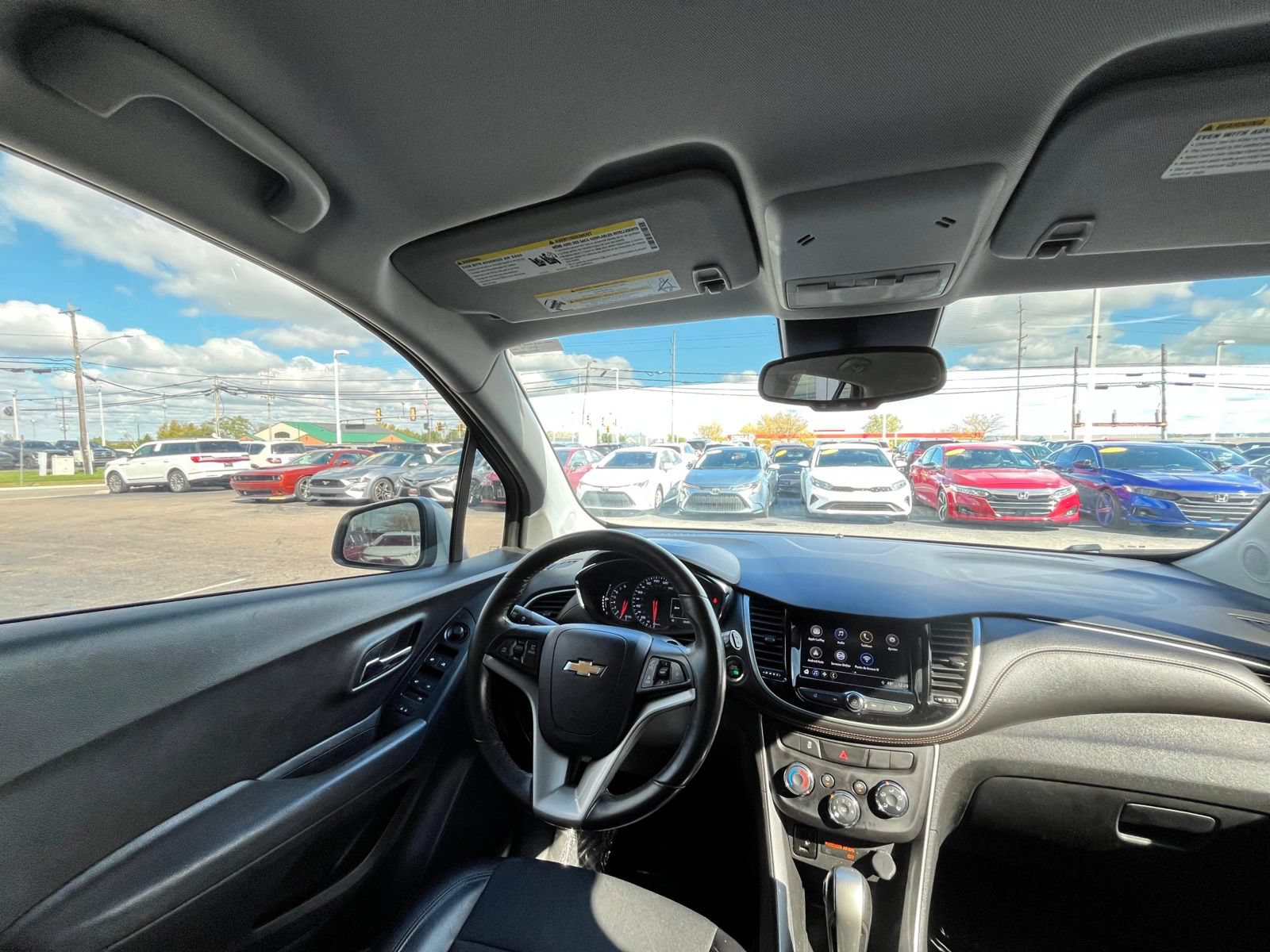 Used 2018 Chevrolet Trax LT w/ LT Convenience Package AWD/4WD image 37