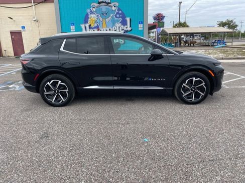 Used 2024 Chevrolet Equinox EV LT image 2