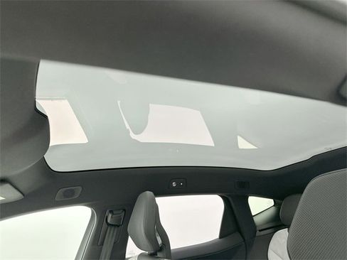 Used 2025 Polestar Polestar 3 image 21