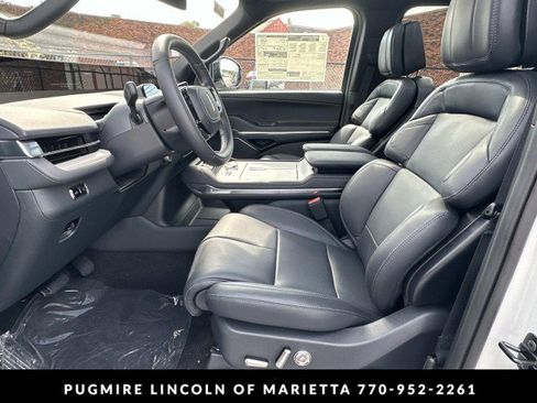 New 2025 Lincoln Navigator L Reserve w/ Jet Appearance Package image 9