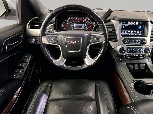 Used 2017 GMC Yukon XL SLT image 8