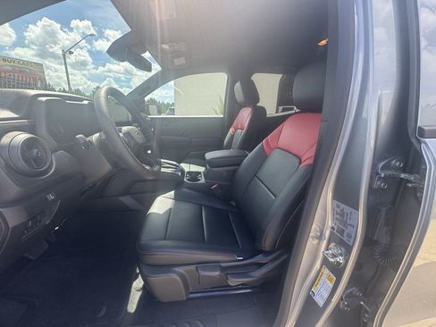 Used 2026 Chevrolet Colorado Trail Boss AWD/4WD image 7
