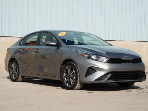 Used 2024 Kia Forte LXS image 5