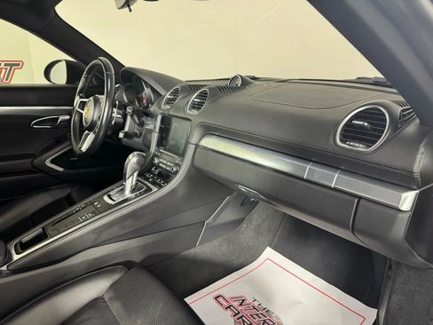 Used 2018 Porsche 718 Cayman image 11