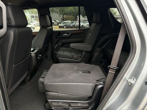 Used 2025 GMC Yukon Denali AWD/4WD image 15