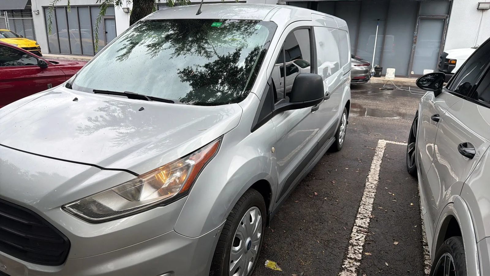 Used 2019 Ford Transit Connect XLT FWD image 1