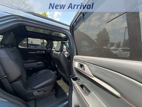 Used 2025 Ford Explorer ST AWD/4WD image 7