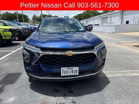 Used 2024 Chevrolet Trax LT w/ LT Convenience Package FWD image 7