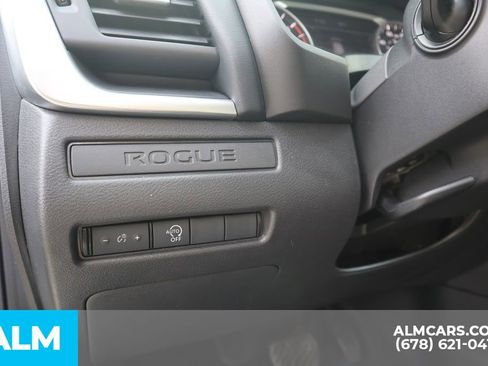 Used 2024 Nissan Rogue S image 12