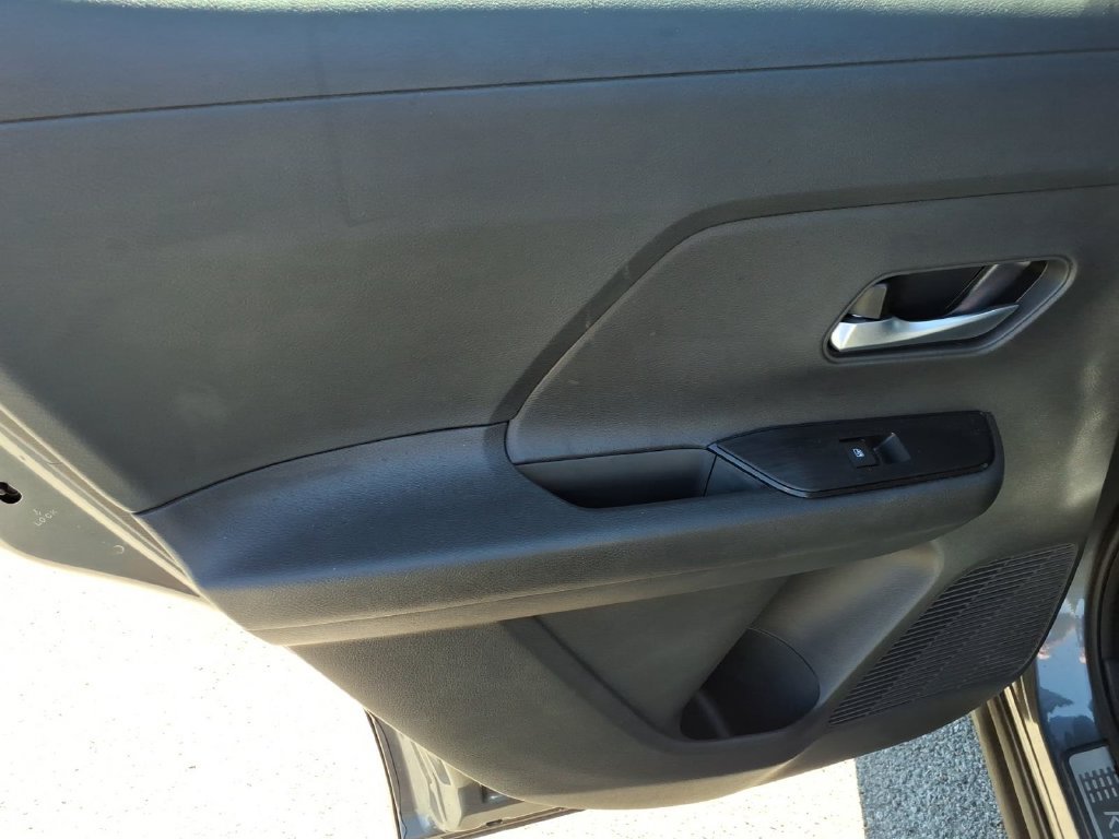 Used 2025 Nissan Kicks SV w/ Illumination Package AWD/4WD image 11