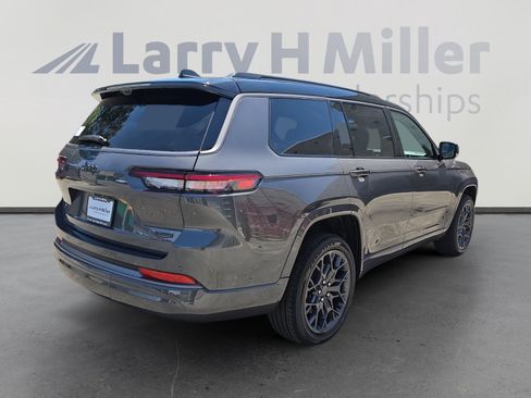 New 2026 Jeep Grand Cherokee L Summit w/ Obsidian Package AWD/4WD image 5