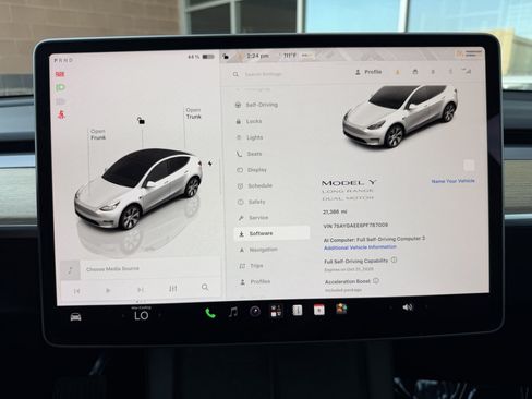 Used 2023 Tesla Model Y Long Range AWD/4WD image 23