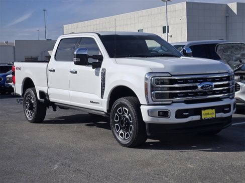 Used 2024 Ford F250 Platinum image 3