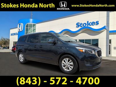 Used 2017 Kia Sedona LX w/ LX Essentials Premium Package