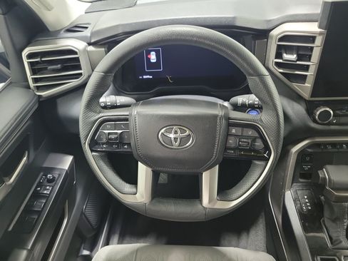 Used 2024 Toyota Sequoia SR5 w/ SR5 Premium Package AWD/4WD image 17