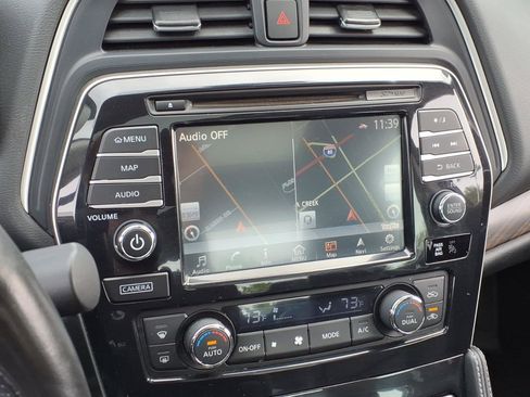 Used 2016 Nissan Maxima Platinum w/ Interior Lighting Package FWD image 17