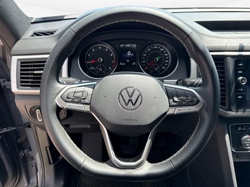 Used 2021 Volkswagen Atlas Cross Sport SE w/ Panoramic Sunroof Package FWD image 12