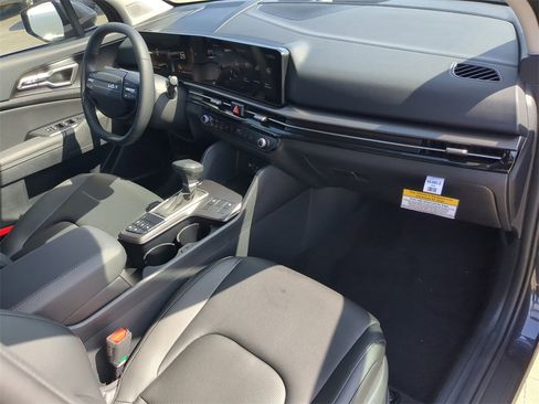 New 2026 Kia Sportage EX image 14
