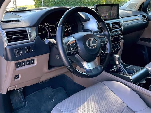 Used 2023 Lexus GX 460 Premium w/ Premium Plus Package image 17
