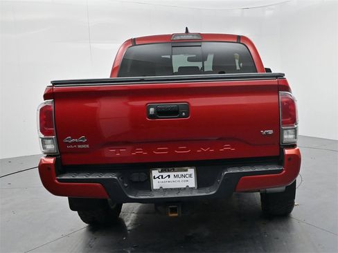 Used 2019 Toyota Tacoma Limited image 7