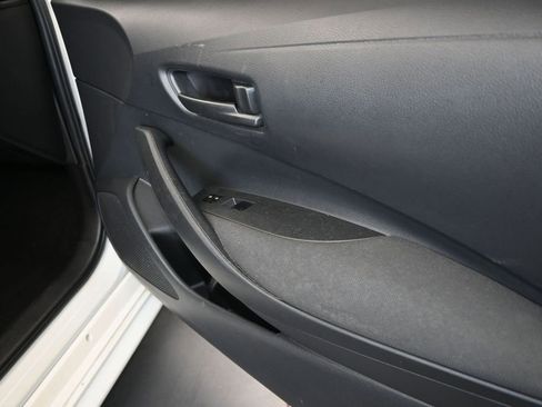 Used 2022 Toyota Corolla LE FWD image 23
