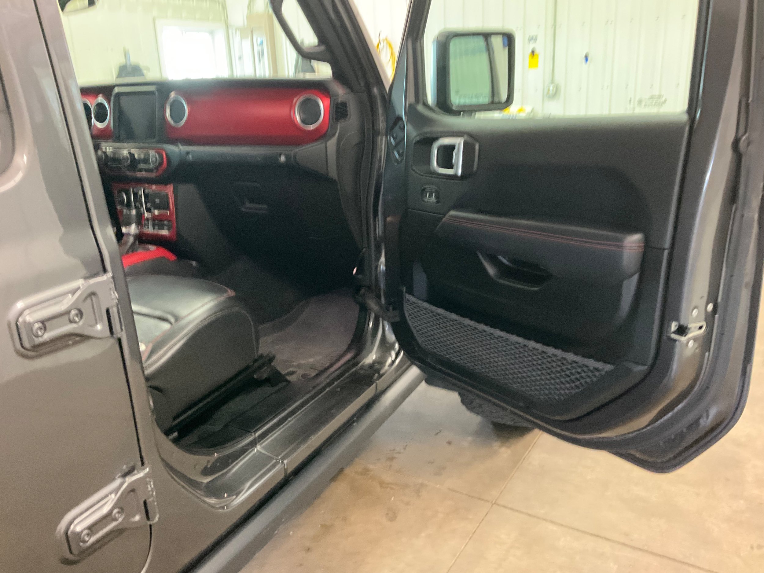Used 2023 Jeep Wrangler Unlimited Rubicon w/ Xtreme 35 Tire Package AWD/4WD image 29