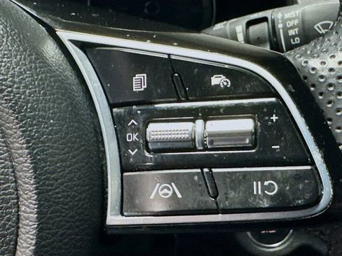 Used 2023 Kia Forte GT-Line image 17