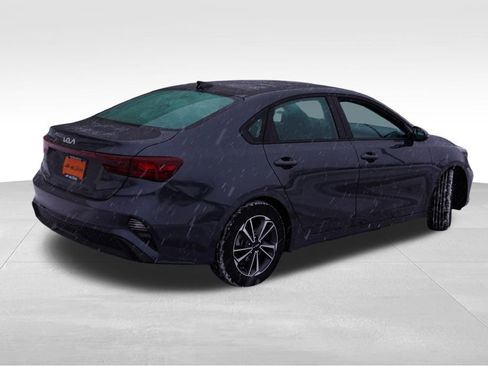 Certified 2022 Kia Forte LXS w/ LXS Technology Package image 6