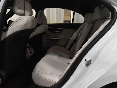 Used 2023 Mercedes-Benz C 300 4MATIC Sedan image 5