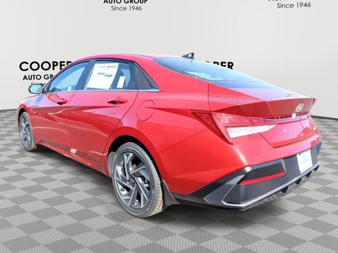 New 2025 Hyundai Elantra Limited image 9